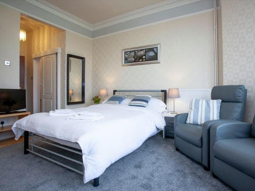 פיינטון Bedford Holiday Apartments מראה חיצוני תמונה