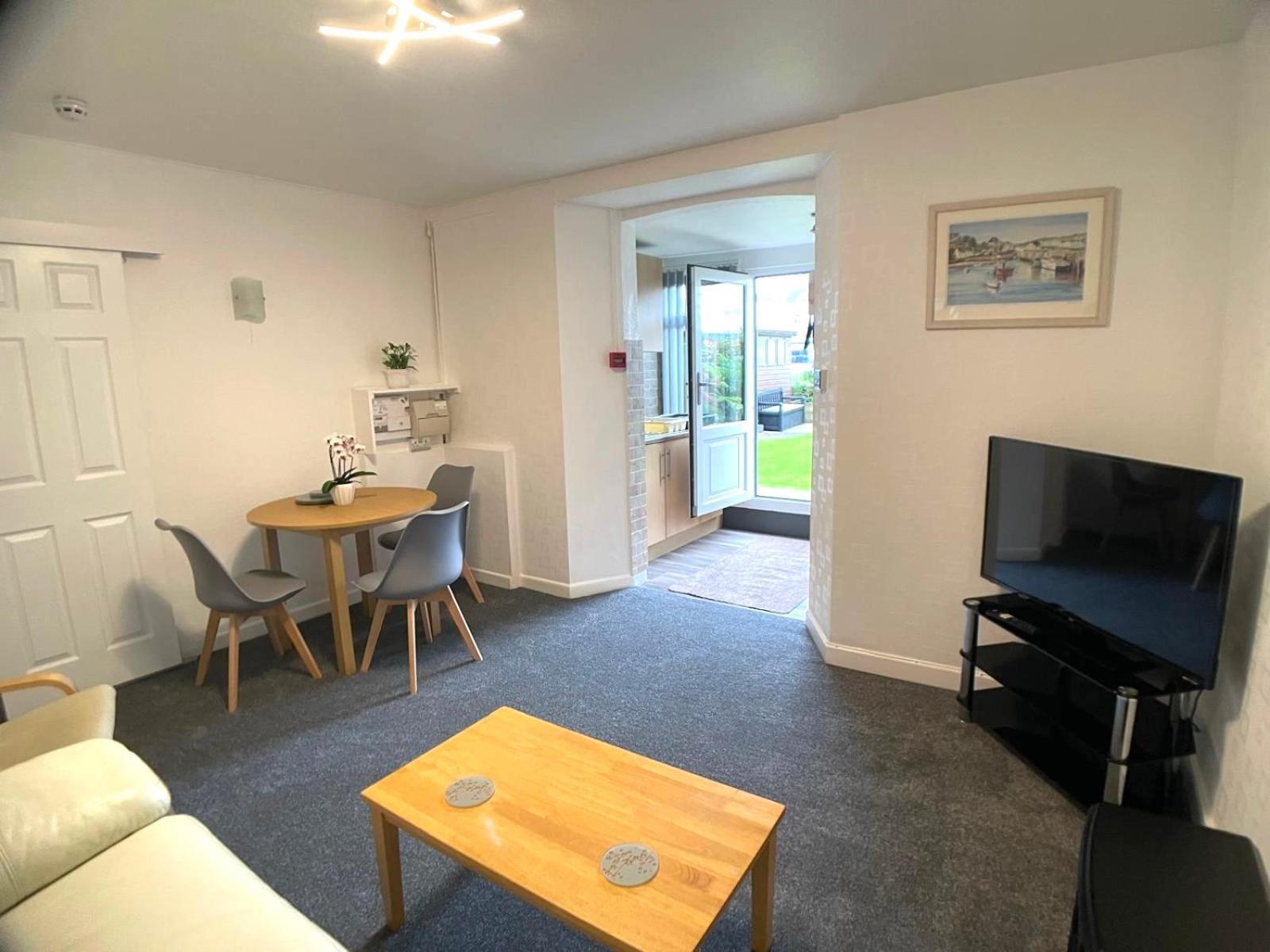 פיינטון Bedford Holiday Apartments מראה חיצוני תמונה