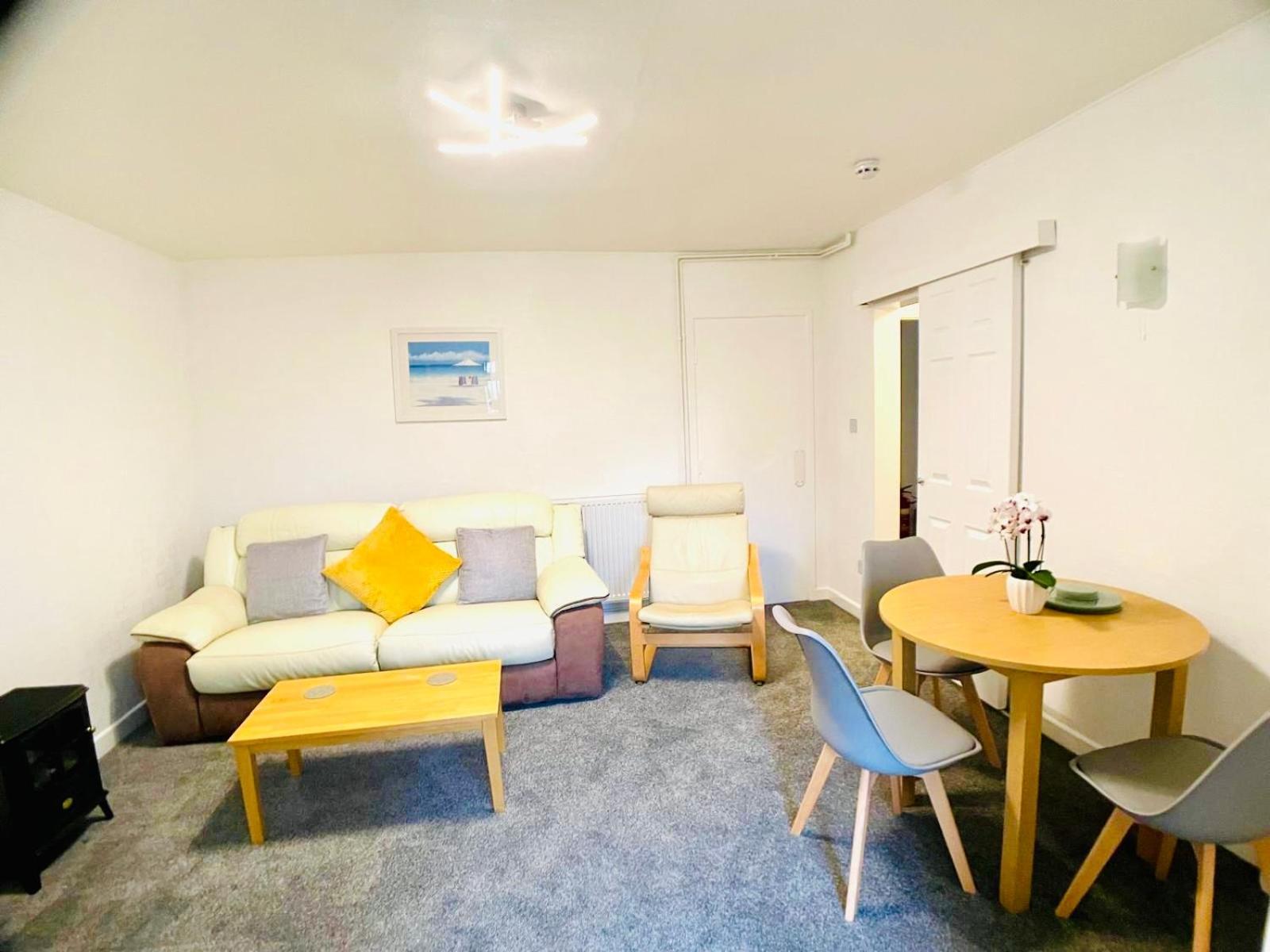 פיינטון Bedford Holiday Apartments מראה חיצוני תמונה