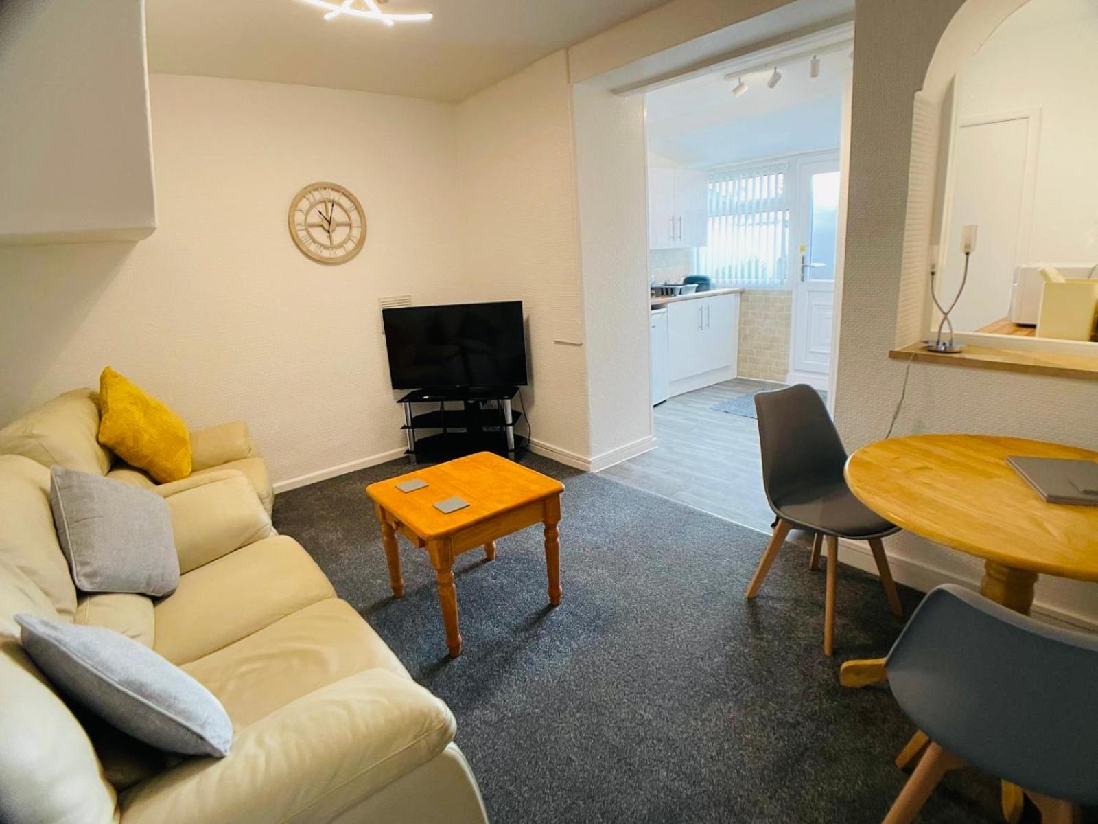 פיינטון Bedford Holiday Apartments מראה חיצוני תמונה